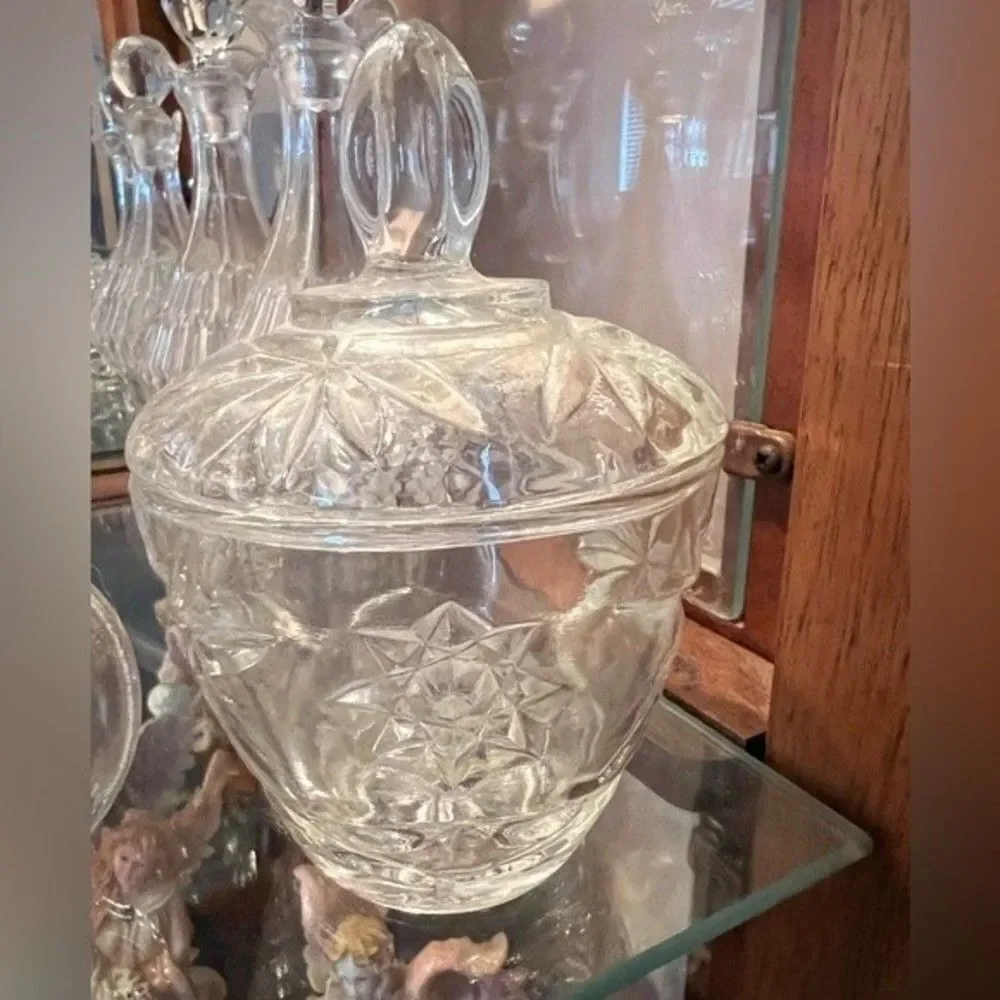 🌟 Vintage Anchor Hocking Creamer & Lidded Sugar Bowl – Pressed Glass Set. 🌸 - Picture 3 of 3